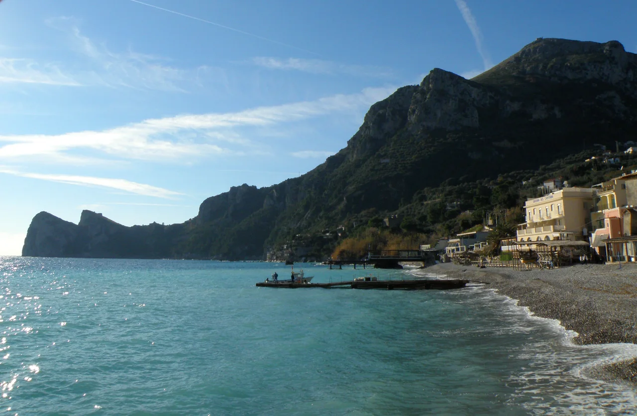 La baia di Marina del Cantone, a Nerano.